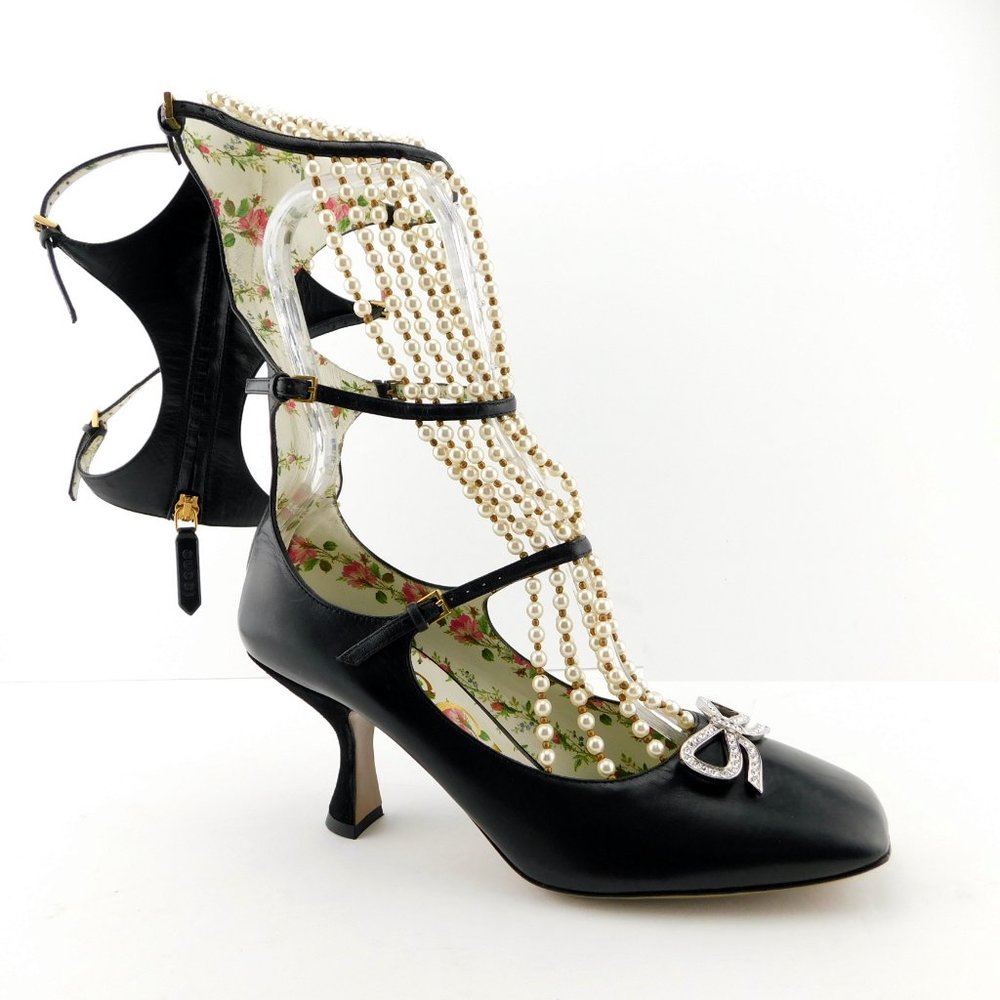 Unworn GUCCI Raining Pearl and Crystal Caged Black Leather Bootie Heels 37.5 - Picture 3 of 13
